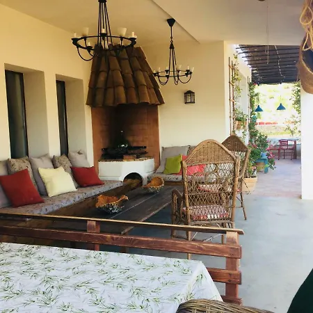 Casa Rural Flores Amarillas * Almoharin