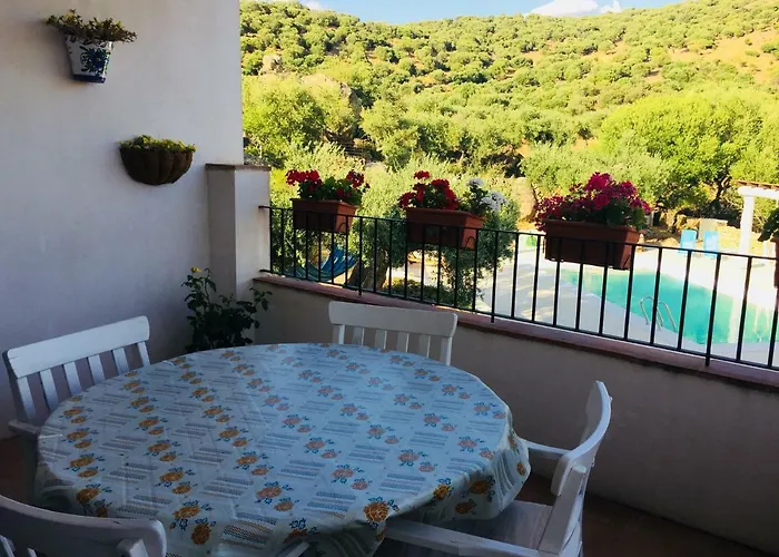 Casa Rural Flores Amarillas *